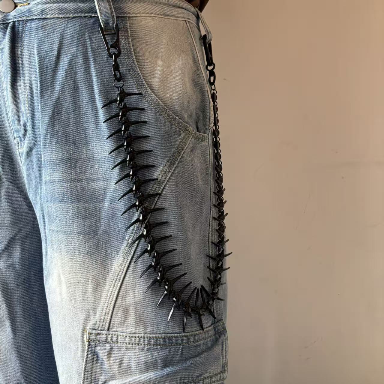 무광 블랙 스켈레톤 메탈 헤비웨이트 피쉬본 모양 팬츠  - Phone Accessories Design 리뷰 및 가격